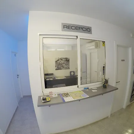 ゲストハウス デル マール 3*