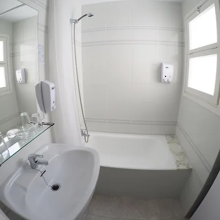 ゲストハウス デル マール 3*