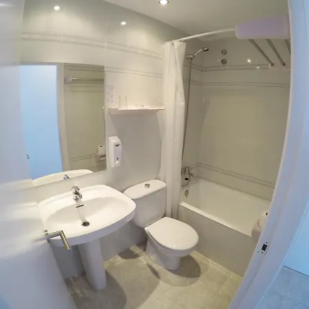 ゲストハウス デル マール 3*